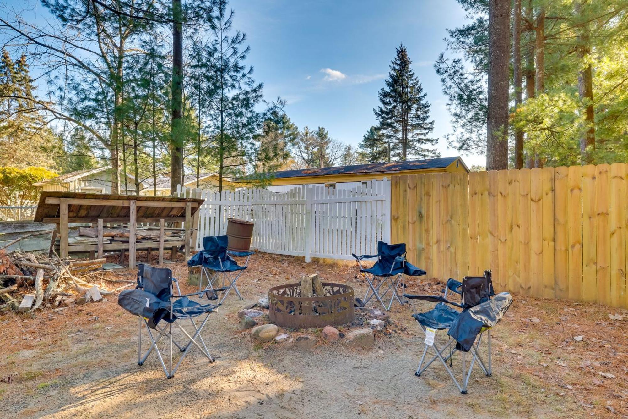 Wisconsin Cabin With Atv Trails, Near Lake Arbutus! Hatfield Exteriér fotografie